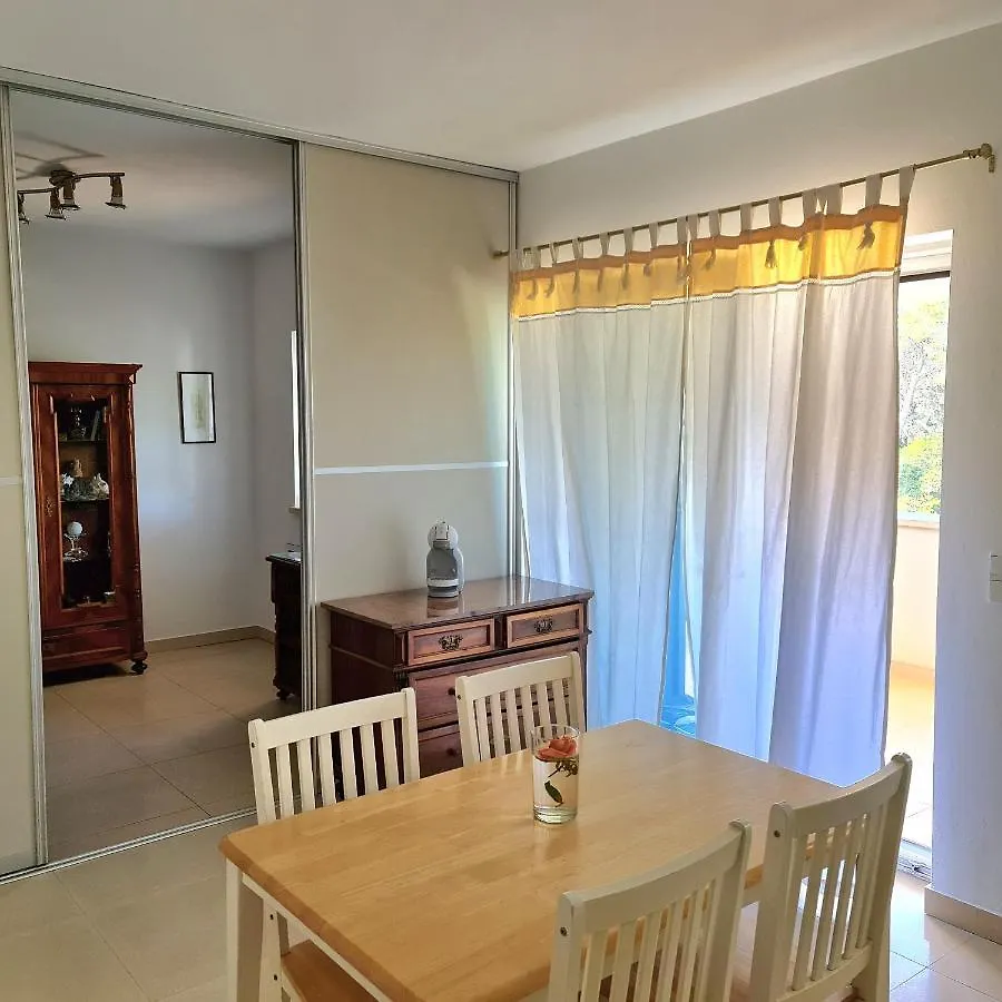 Apartmani Val プーラ